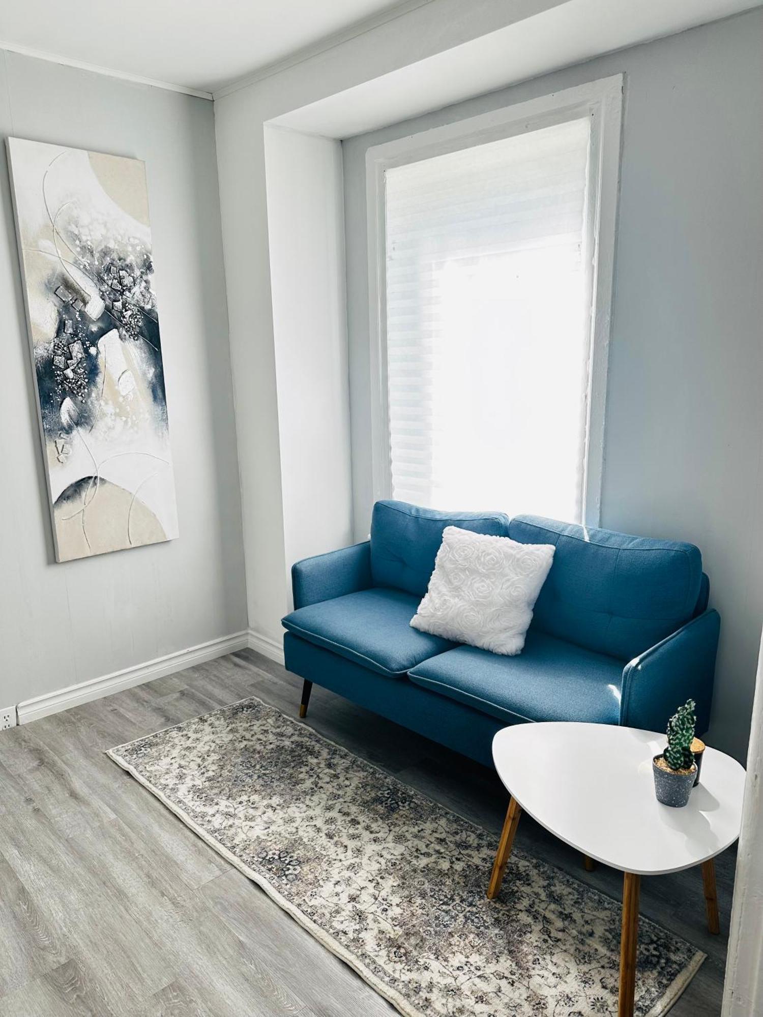 Cozy 2Br House Near Centre With Patio, Bbq, Backyard, And Netflix Apartment ปีเตอร์บอร์โรว์ ภายนอก รูปภาพ