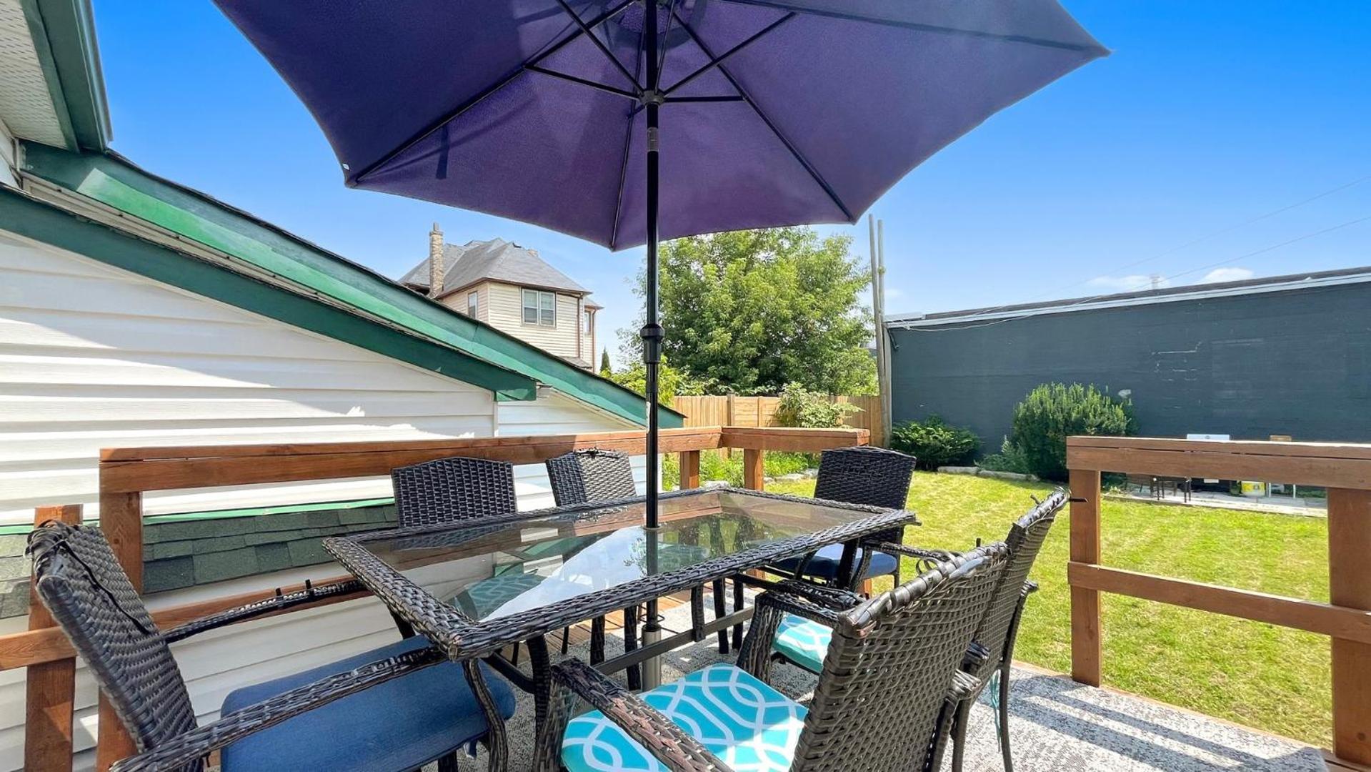 Cozy 2Br House Near Centre With Patio, Bbq, Backyard, And Netflix Apartment ปีเตอร์บอร์โรว์ ภายนอก รูปภาพ
