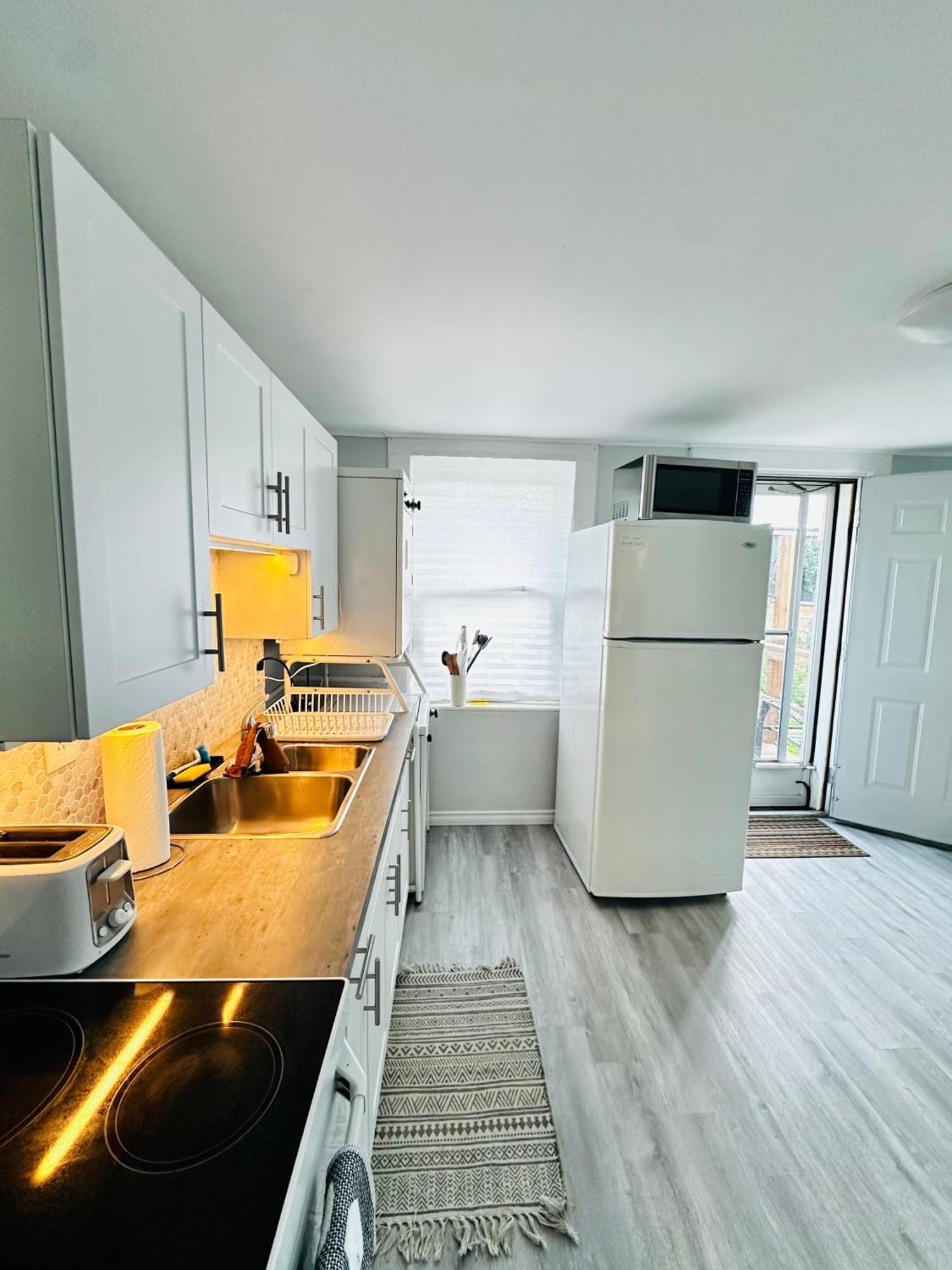Cozy 2Br House Near Centre With Patio, Bbq, Backyard, And Netflix Apartment ปีเตอร์บอร์โรว์ ภายนอก รูปภาพ